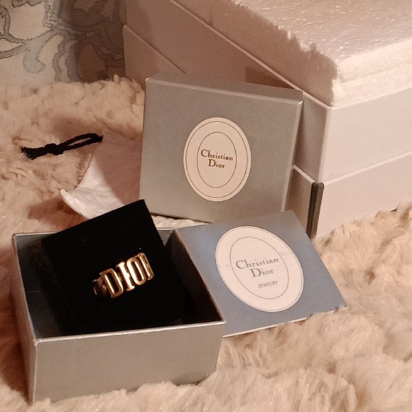 NWT ring - Picture 2 of 6